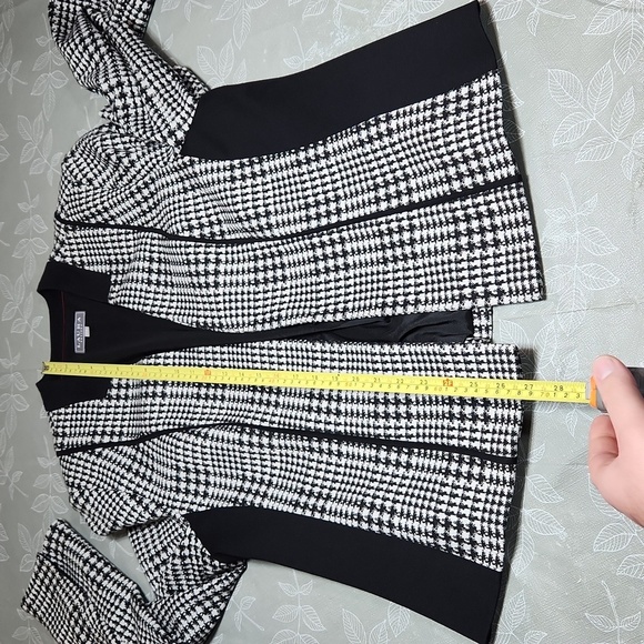 Laura Blazer - Picture 6 of 10